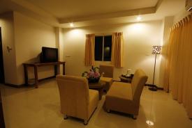 Sinsuvarn Airport Suite