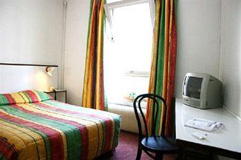 HOTEL MERRYL