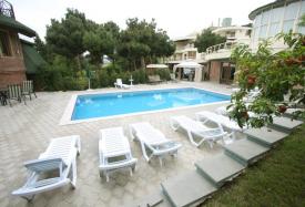 Beaumonde Garden Hotel