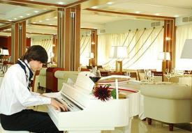 Cruise Hotel