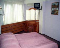 12f8c5643c344050cfc41bb94a990289