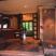 Deluxe Bugalow (Downstairs)