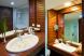 deluxe bathroom